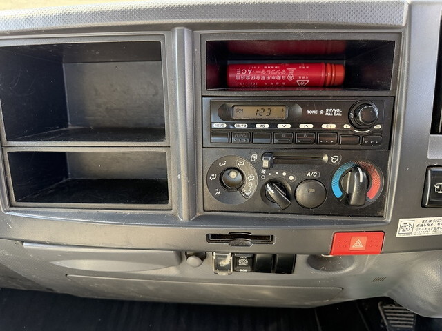 いすゞエルフアルミブロック小型（2t・3t）[写真28]