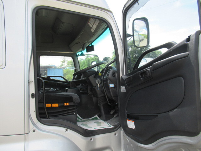 日野プロフィアアルミウイング大型（10t）[写真26]