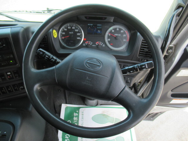 日野プロフィアアルミウイング大型（10t）[写真32]