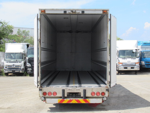 日野プロフィアアルミウイング大型（10t）[写真06]