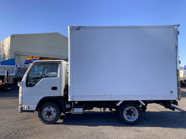 いすゞエルフパネルバン小型（2t・3t）[写真05]