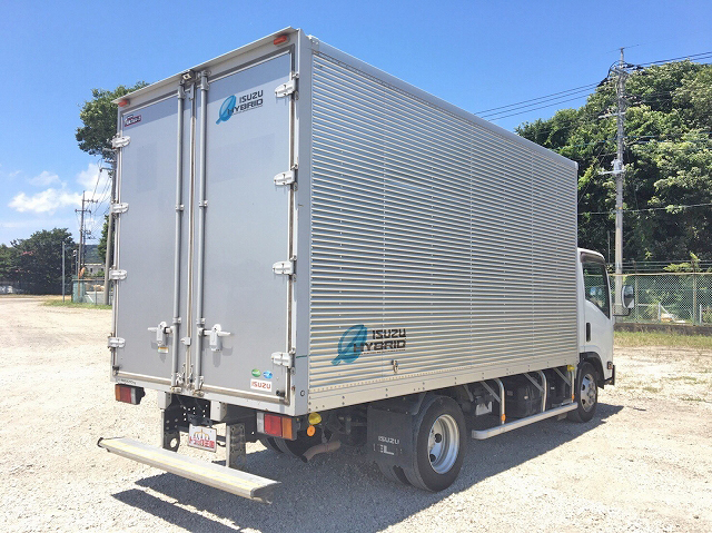 いすゞエルフアルミバン小型（2t・3t）[写真02]