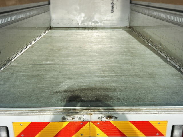 いすゞエルフアルミウイング小型（2t・3t）[写真16]