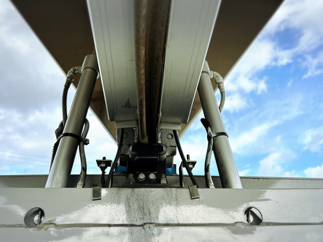 いすゞエルフアルミウイング小型（2t・3t）[写真18]