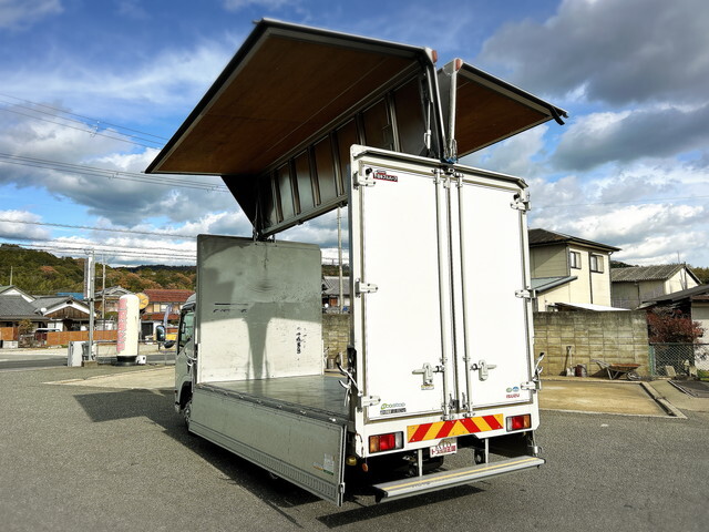 いすゞエルフアルミウイング小型（2t・3t）[写真02]