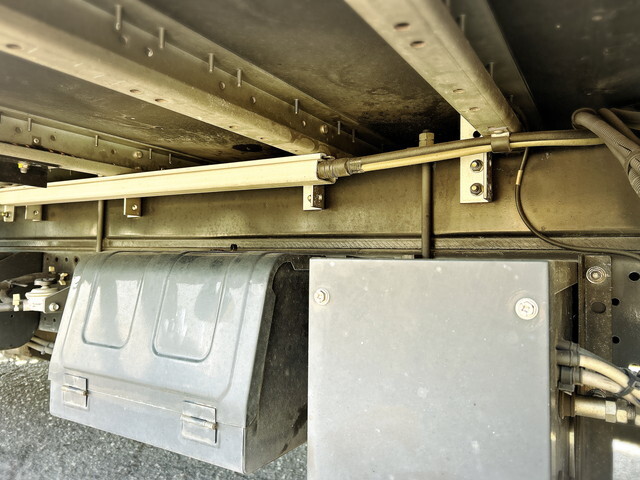 いすゞエルフアルミウイング小型（2t・3t）[写真27]