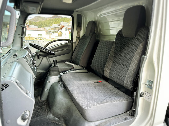 いすゞエルフアルミウイング小型（2t・3t）[写真32]