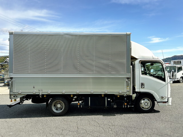 いすゞエルフアルミウイング小型（2t・3t）[写真06]