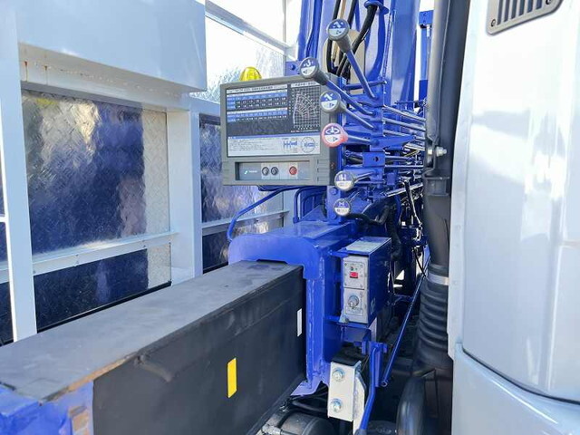 三菱ふそうファイターセルフクレーン3段増トン（6t・8t）[写真11]