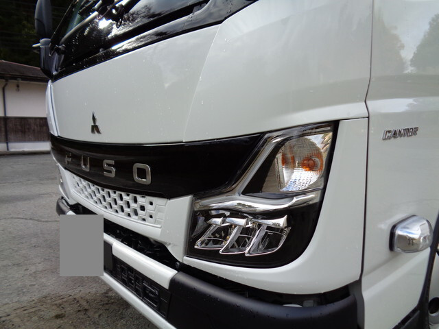 三菱ふそうキャンターコンテナ専用車小型（2t・3t）[写真10]