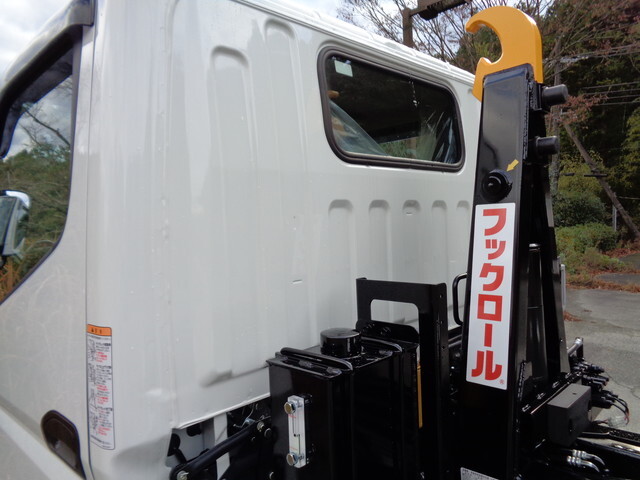 三菱ふそうキャンターコンテナ専用車小型（2t・3t）[写真09]