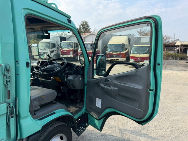 中古平ボディ 日野 兵庫・大阪・香川 デュトロ（TKG-XZU650M）（4,935