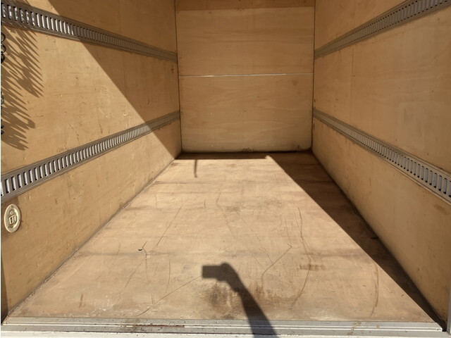 いすゞエルフアルミバン小型（2t・3t）[写真16]