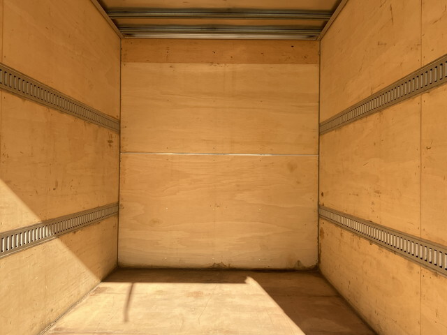 いすゞエルフアルミバン小型（2t・3t）[写真17]