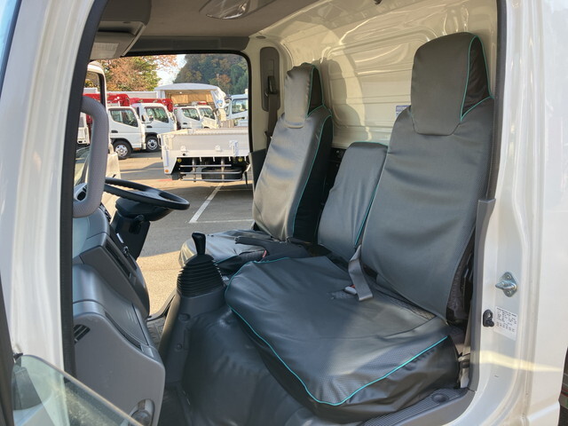 いすゞエルフアルミバン小型（2t・3t）[写真30]