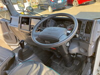 いすゞエルフアルミバン小型（2t・3t）[写真33]