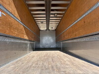 いすゞギガアルミウイング大型（10t）[写真14]