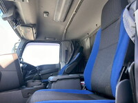 いすゞギガアルミウイング大型（10t）[写真16]