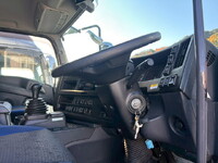 いすゞギガアルミウイング大型（10t）[写真18]