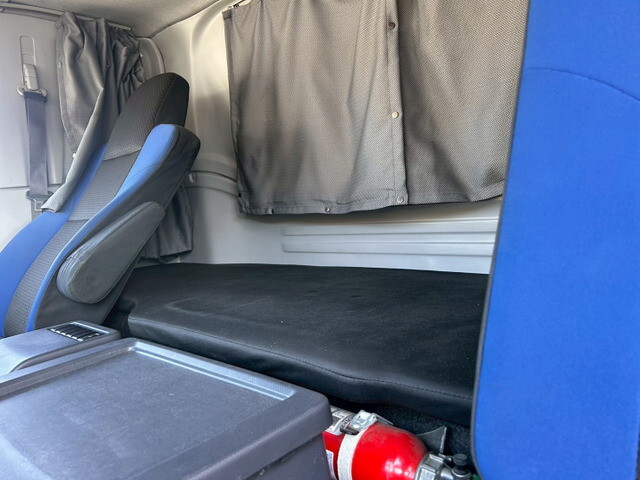 いすゞギガアルミウイング大型（10t）[写真18]