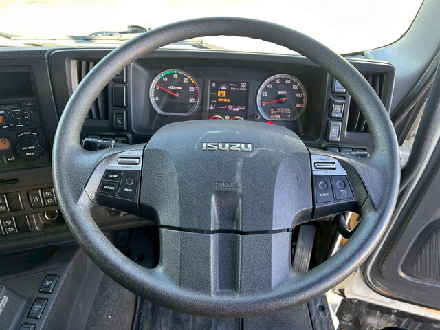 いすゞギガアルミウイング大型（10t）[写真20]