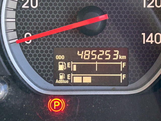 いすゞギガアルミウイング大型（10t）[写真22]