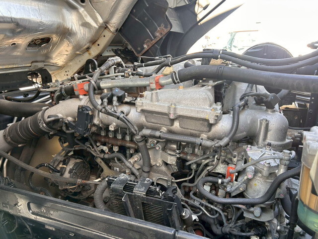 いすゞギガアルミウイング大型（10t）[写真29]