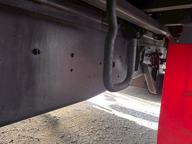 いすゞギガアルミウイング大型（10t）[写真34]