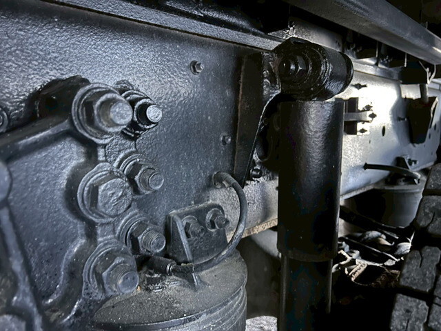 いすゞギガアルミウイング大型（10t）[写真35]