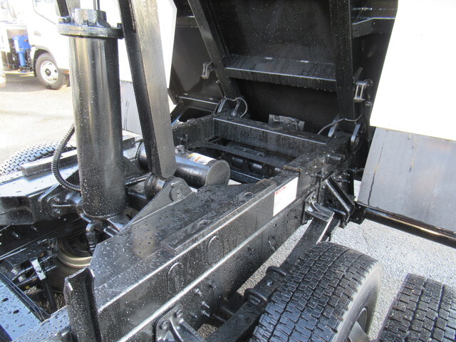 いすゞフォワードダンプ中型（4t）[写真18]