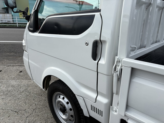 マツダボンゴ平ボディ小型（2t・3t）[写真12]