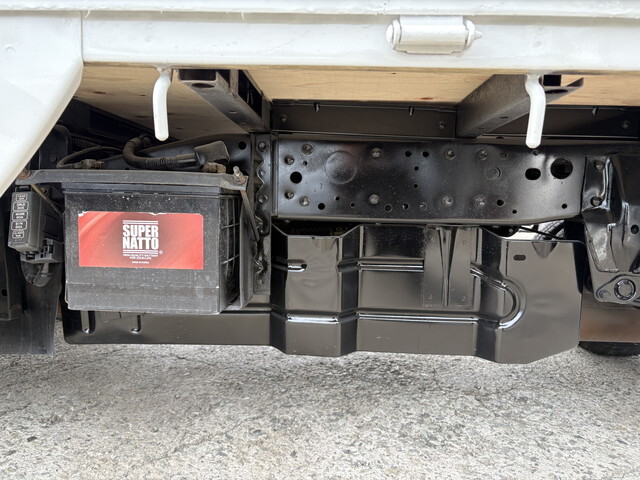 マツダボンゴ平ボディ小型（2t・3t）[写真17]