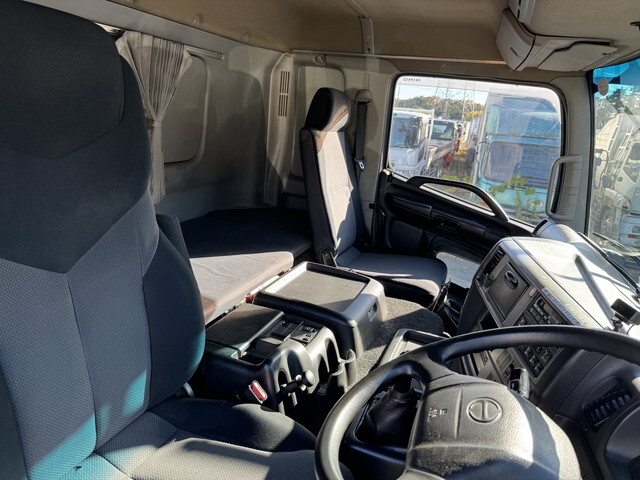 日野プロフィアアルミブロック大型（10t）[写真17]