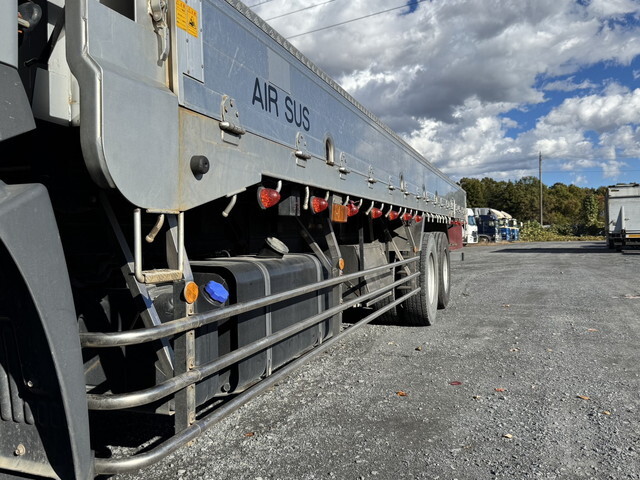 日野プロフィアアルミブロック大型（10t）[写真33]