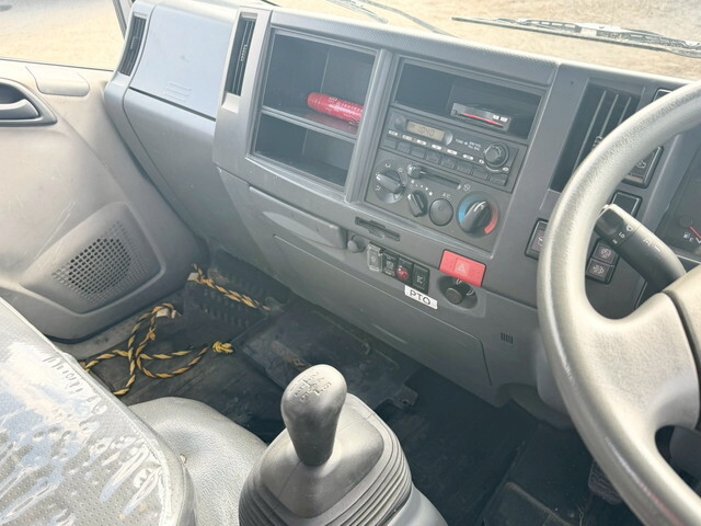 いすゞエルフクレーン3段小型（2t・3t）[写真13]