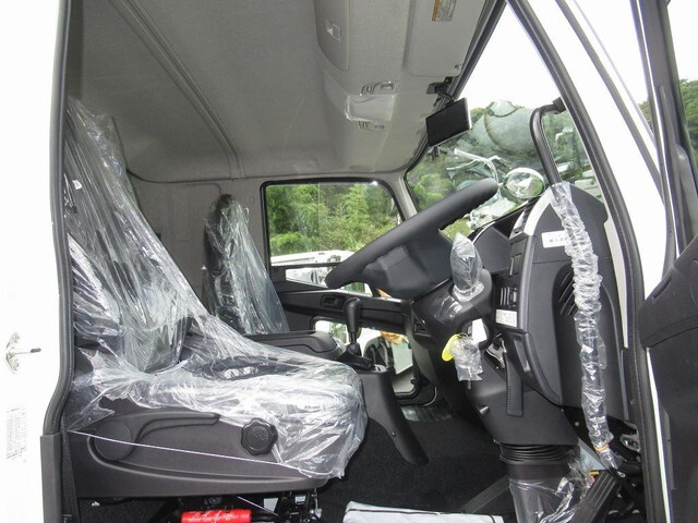 三菱ふそうファイターアルミウイング中型（4t）[写真19]