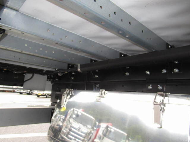 三菱ふそうファイターアルミウイング中型（4t）[写真24]