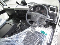 三菱ふそうファイターアルミウイング中型（4t）[写真16]