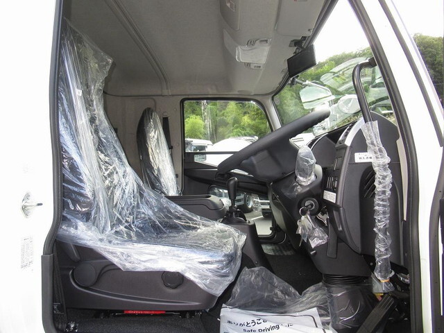 三菱ふそうファイターアルミウイング中型（4t）[写真18]