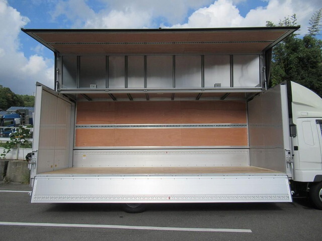三菱ふそうファイターアルミウイング中型（4t）[写真07]