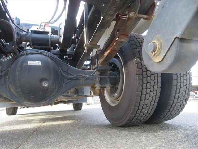 いすゞフォワードコンテナ専用車中型（4t）[写真22]