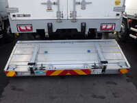 いすゞギガアルミウイング大型（10t）[写真40]