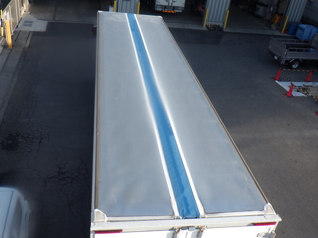 いすゞギガアルミウイング大型（10t）[写真05]