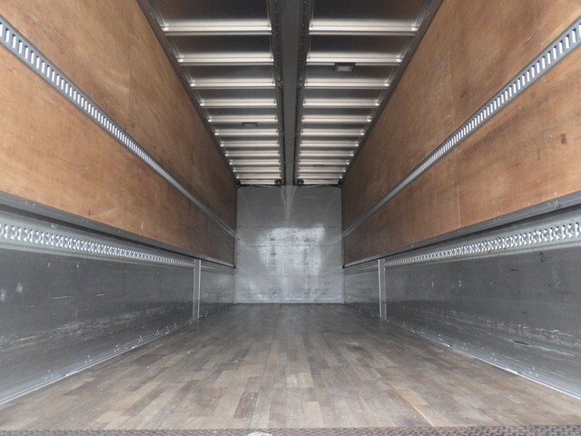 いすゞギガアルミウイング大型（10t）[写真07]