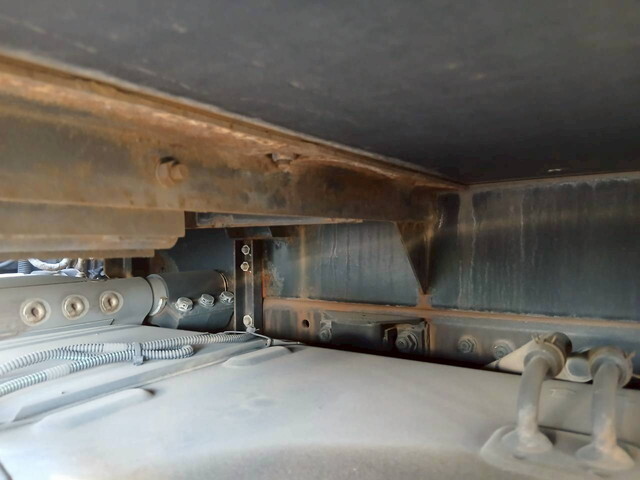 三菱ふそうスーパーグレートトレーラーヘッド（トラクターヘッド）大型（10t）[写真18]