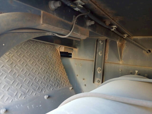 三菱ふそうスーパーグレートトレーラーヘッド（トラクターヘッド）大型（10t）[写真22]