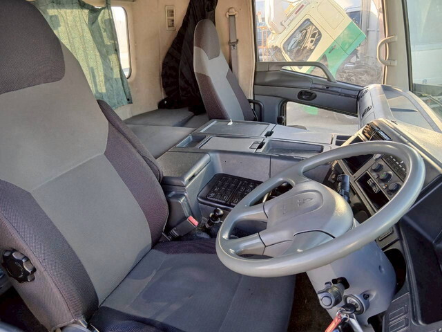 三菱ふそうスーパーグレートトレーラーヘッド（トラクターヘッド）大型（10t）[写真35]