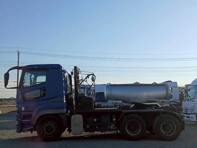 三菱ふそうスーパーグレートトレーラーヘッド（トラクターヘッド）大型（10t）[写真04]