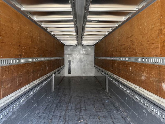 UDトラックスクオンアルミウイング大型（10t）[写真11]