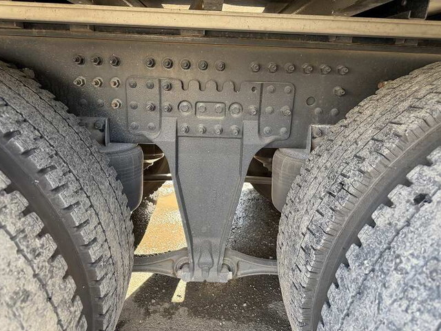 UDトラックスクオンアルミウイング大型（10t）[写真22]